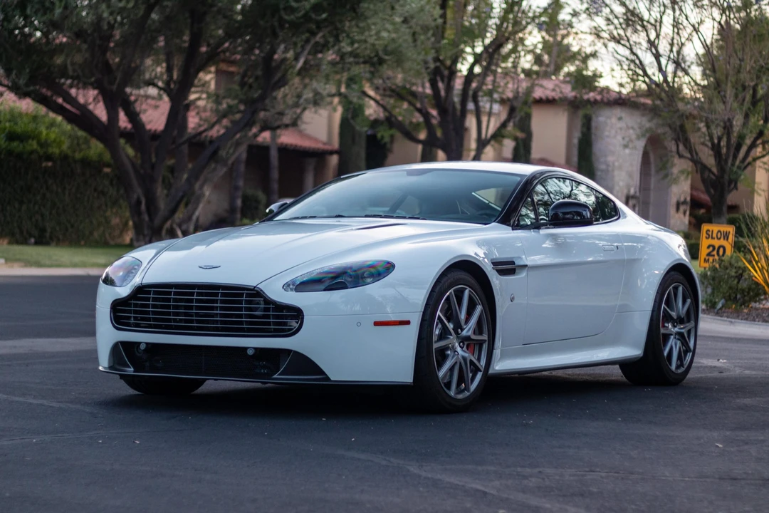 2015 Aston Martin V8 Vantage (2006-2017) - Image 5 of 31