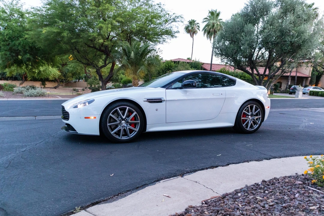 2015 Aston Martin V8 Vantage (2006-2017) - Image 29 of 31
