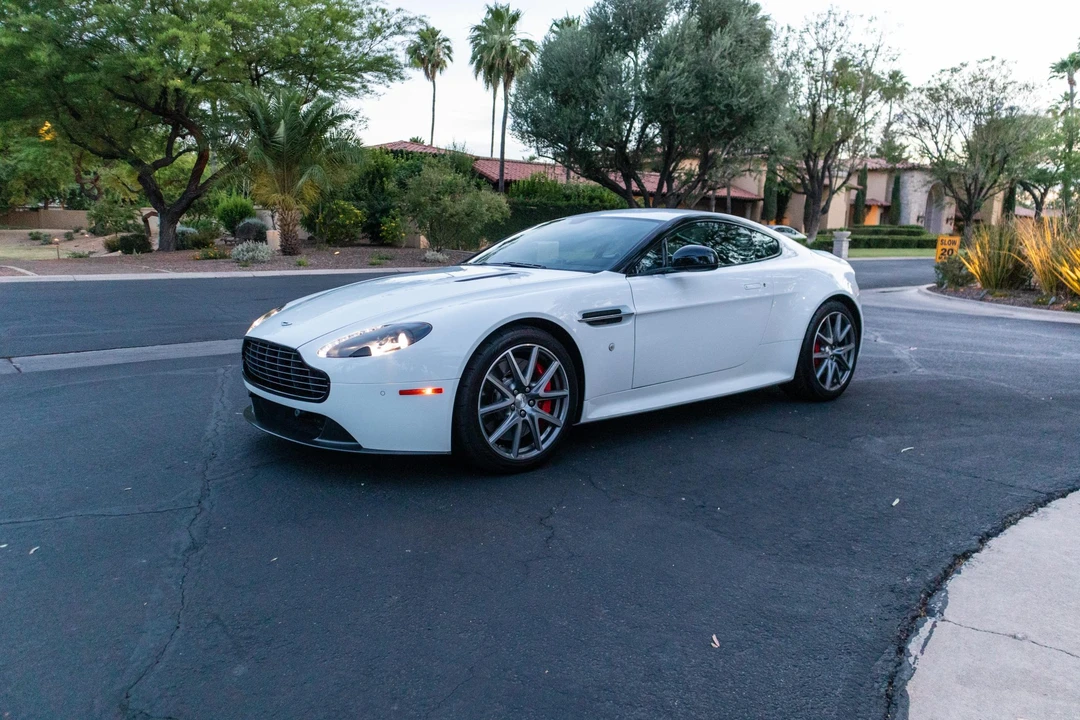 2015 Aston Martin V8 Vantage (2006-2017) - Image 30 of 31