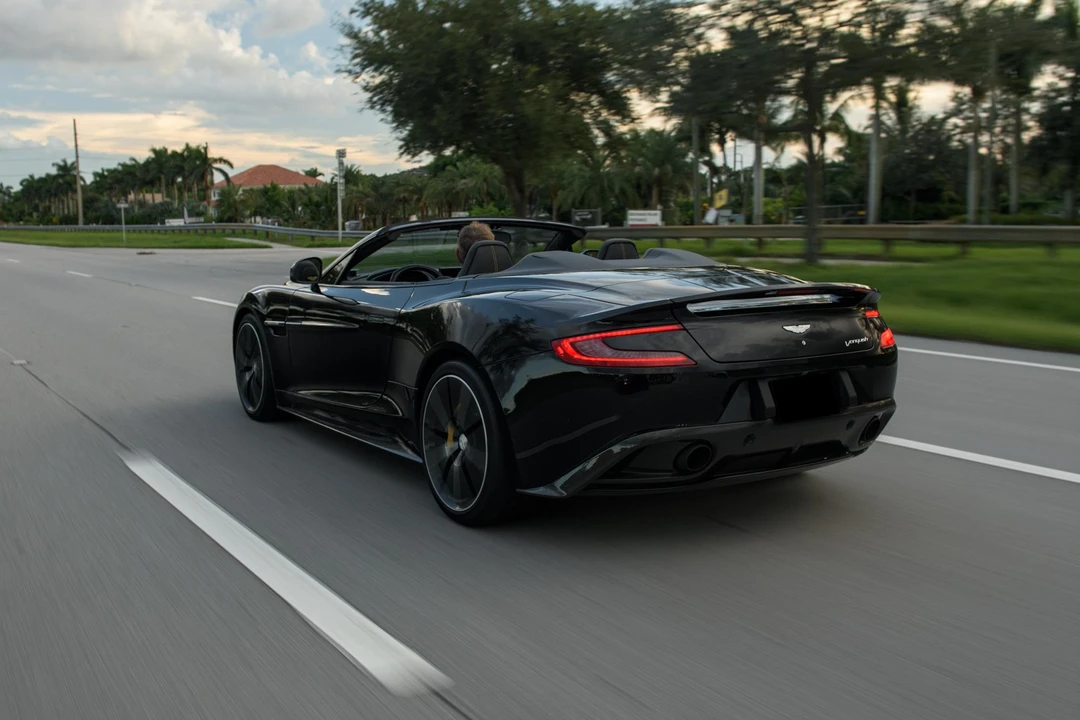 2015 Aston Martin Vanquish 2nd Gen - Image 17 of 31