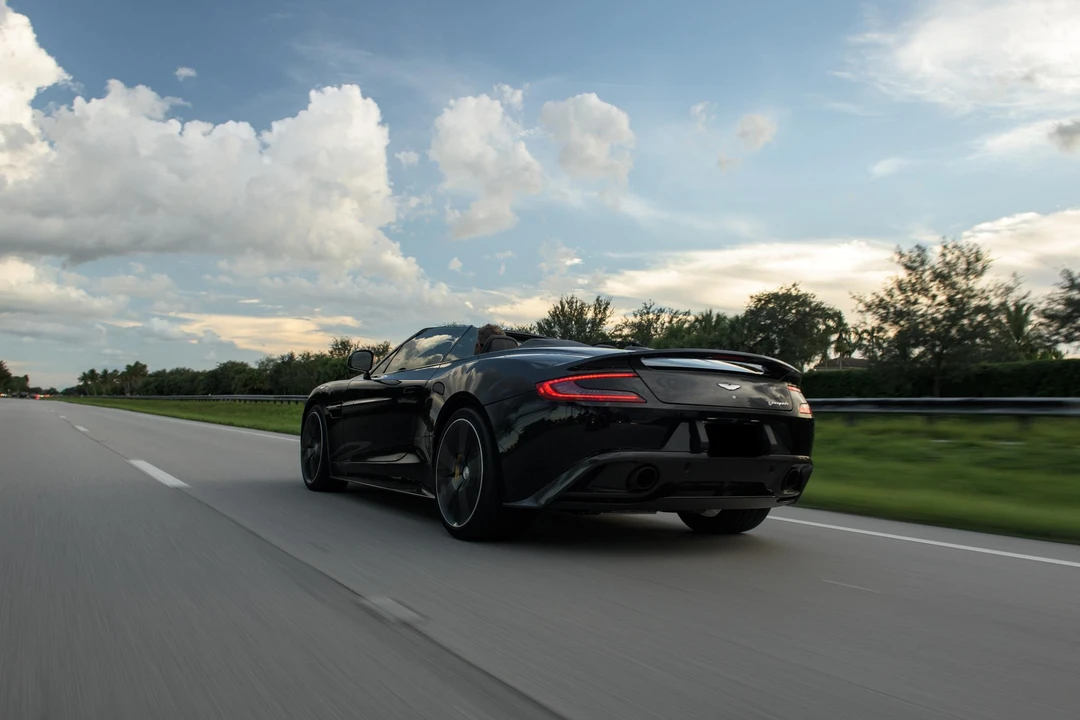 2015 Aston Martin Vanquish 2nd Gen - Image 18 of 31