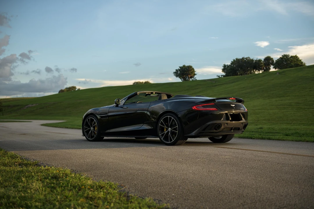 2015 Aston Martin Vanquish 2nd Gen - Image 10 of 31