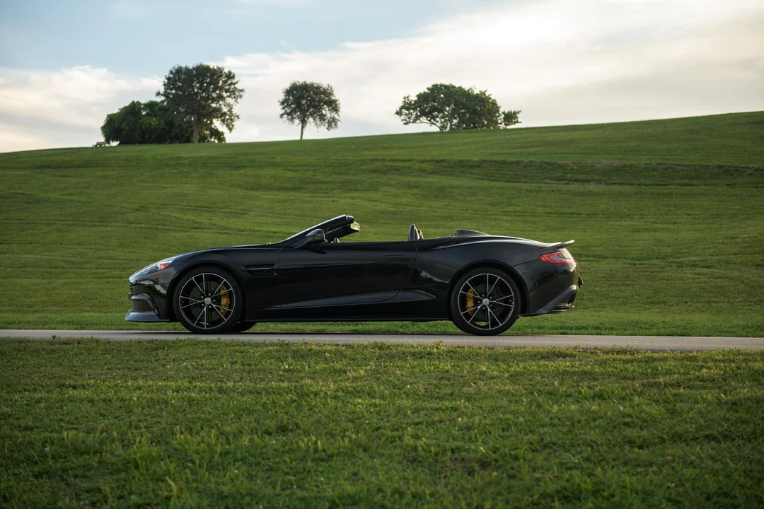 2015 Aston Martin Vanquish 2nd Gen - Image 11 of 31