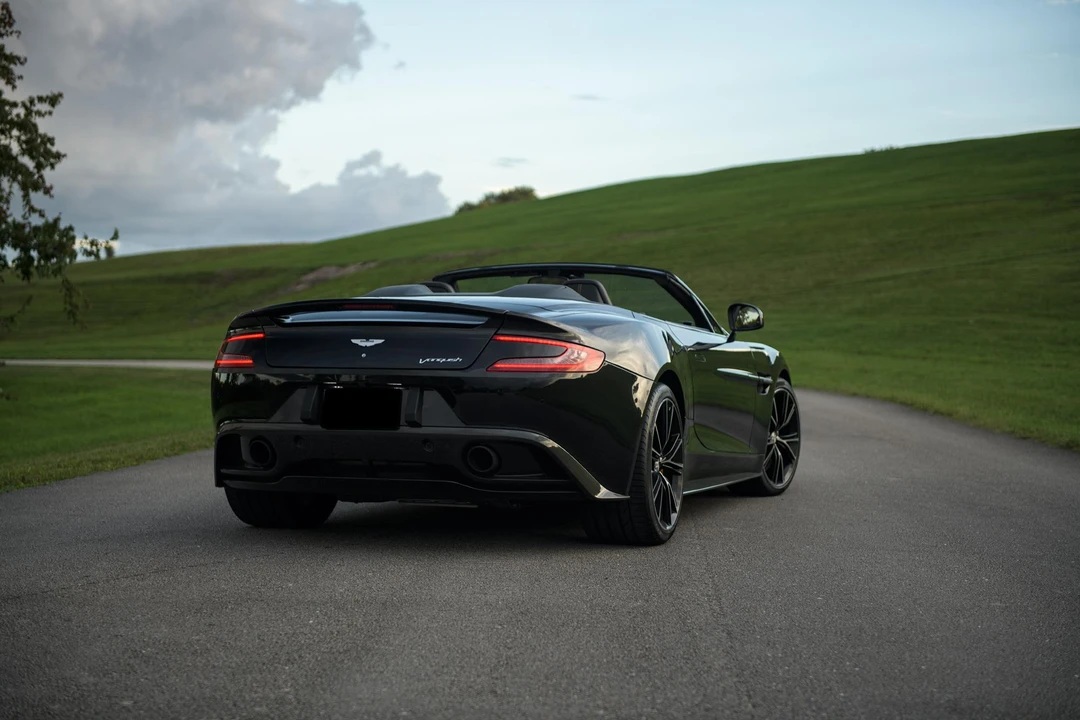 2015 Aston Martin Vanquish 2nd Gen - Image 7 of 31