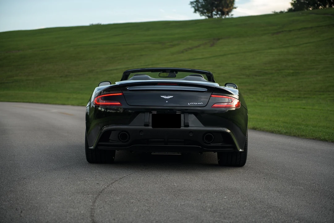 2015 Aston Martin Vanquish 2nd Gen - Image 9 of 31