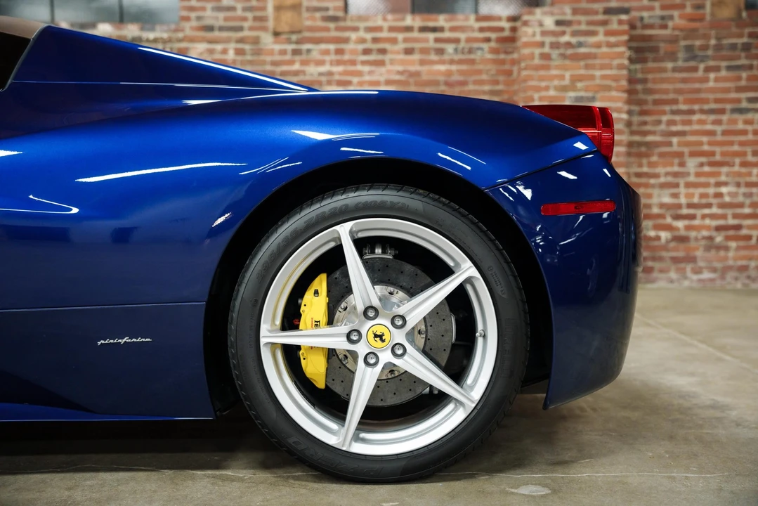 2015 Ferrari 458 Spider - Image 19 of 31