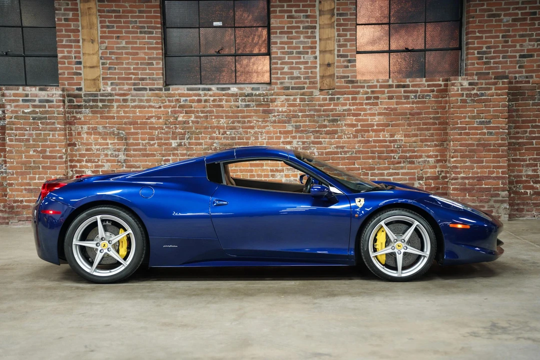 2015 Ferrari 458 Spider - Image 11 of 31
