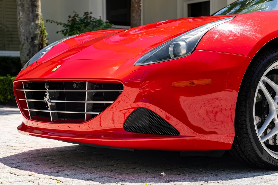 2015 Ferrari California T - Image 10 of 31