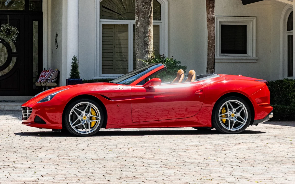 2015 Ferrari California T - Image 3 of 31
