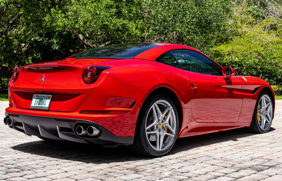 2015 Ferrari California T - Image 7 of 31