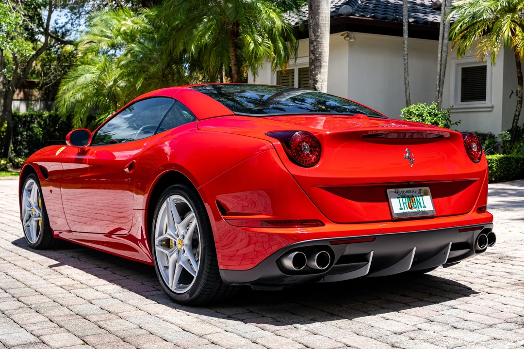 2015 Ferrari California T - Image 5 of 31