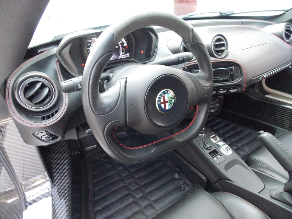 2016 Alfa Romeo 4C Coupe - Image 26 of 31