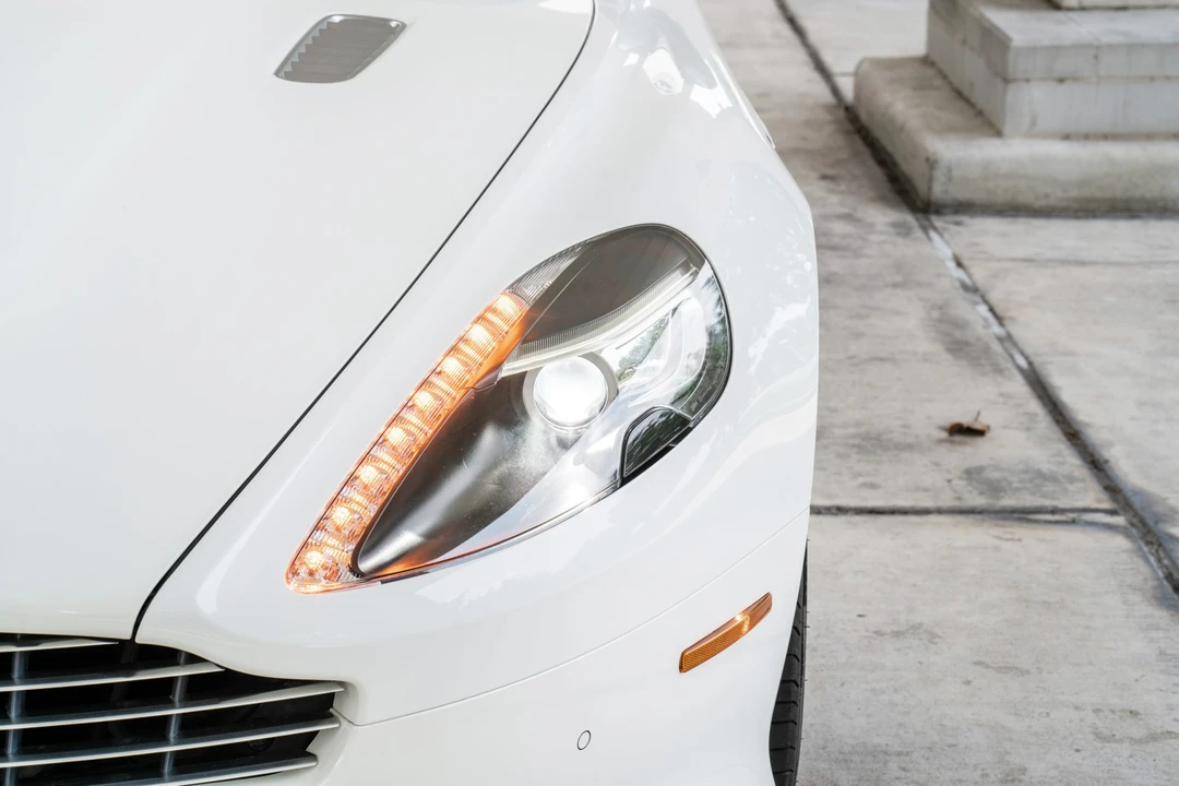 2016 Aston Martin DB9 - Image 12 of 31