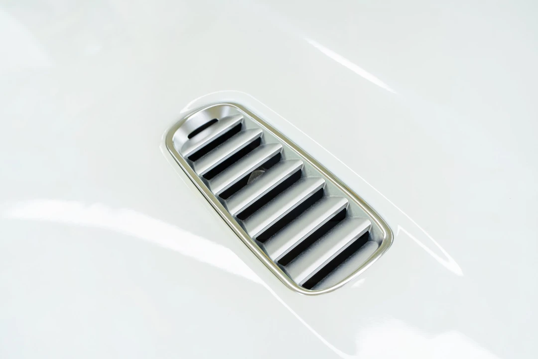 2016 Aston Martin DB9 - Image 29 of 31