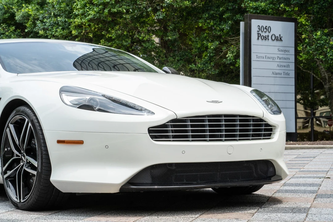 2016 Aston Martin DB9 - Image 14 of 31