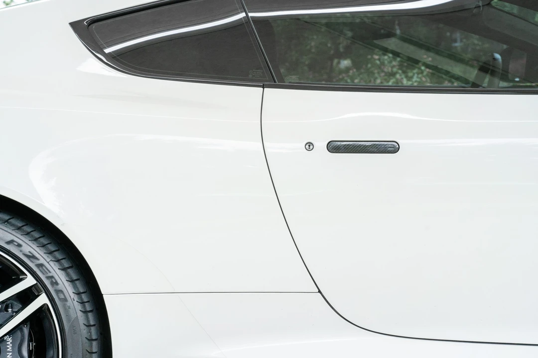 2016 Aston Martin DB9 - Image 25 of 31