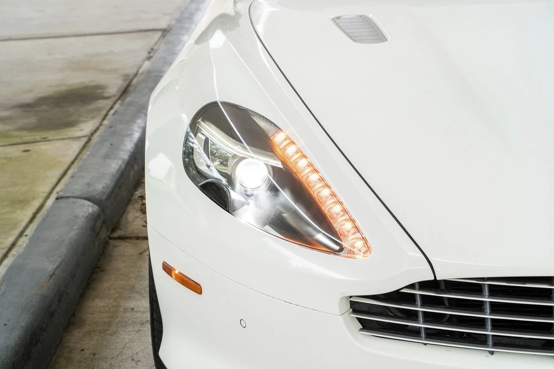 2016 Aston Martin DB9 - Image 11 of 31