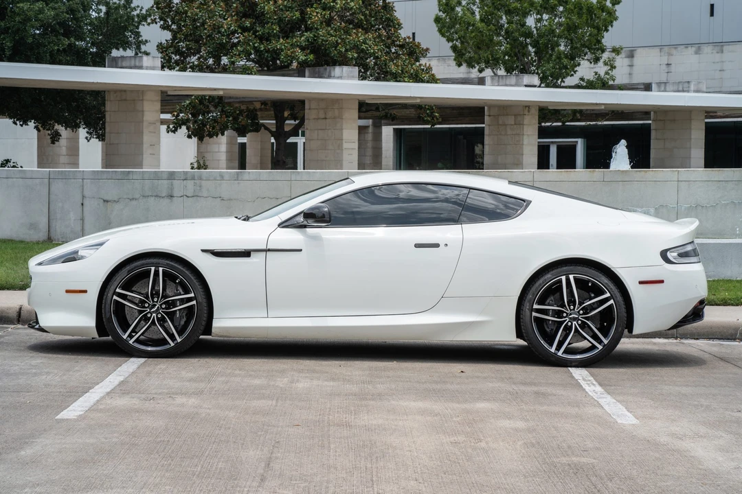 2016 Aston Martin DB9 - Image 2 of 31