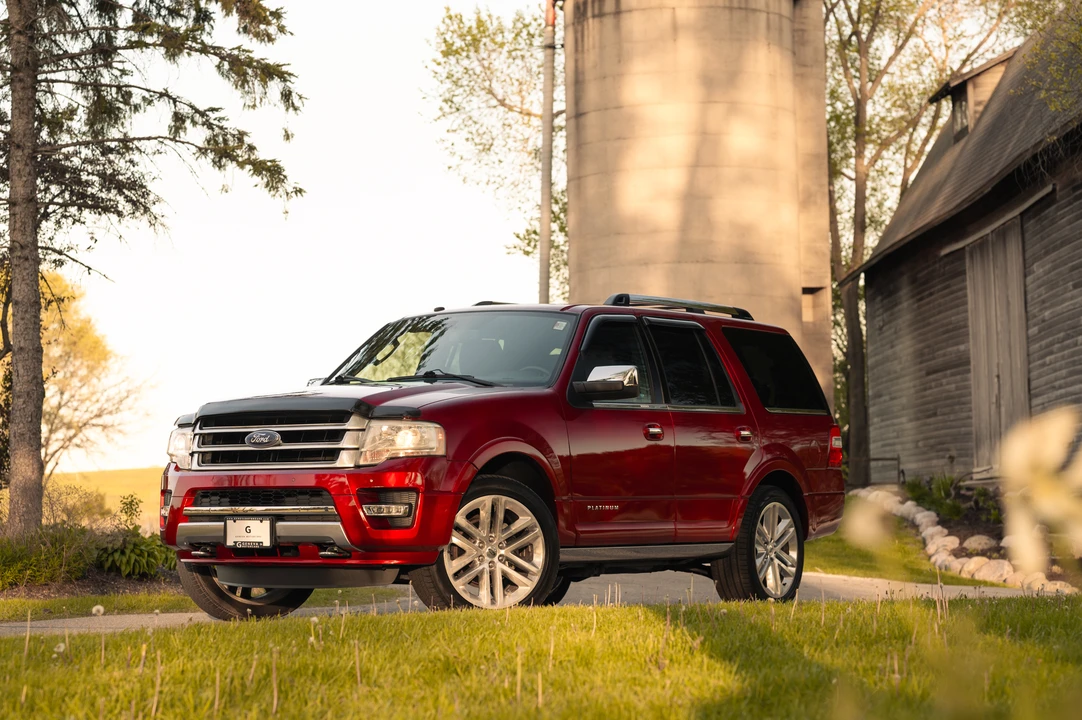 2016 Ford Expedition 3rd Gen - Image 2 of 31