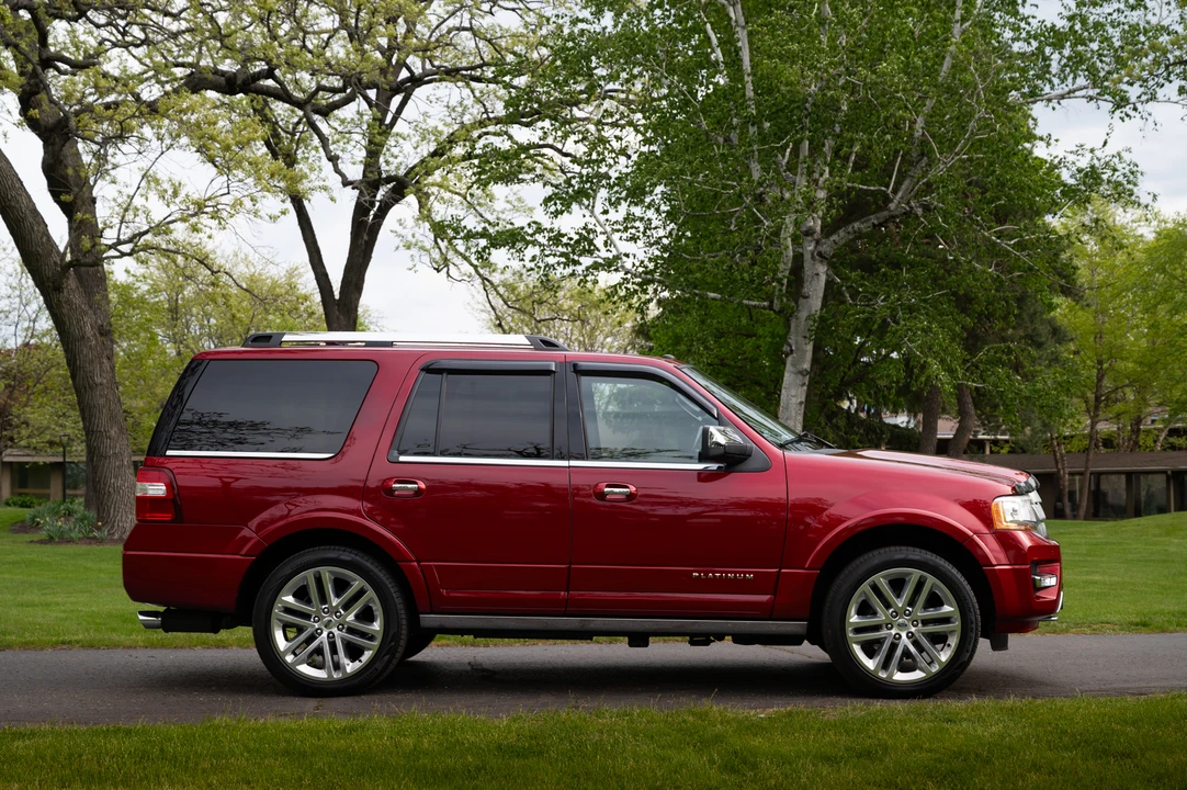 2016 Ford Expedition 3rd Gen - Image 25 of 31