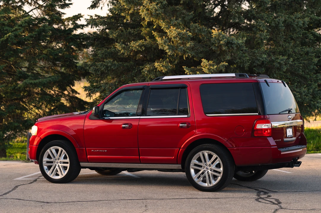 2016 Ford Expedition 3rd Gen - Image 5 of 31