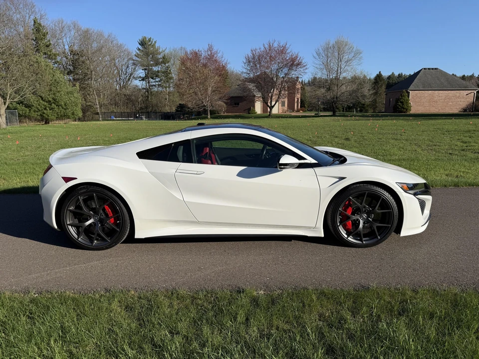 2017 Acura NC1 NSX - Image 10 of 31