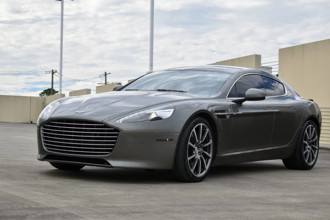 2017 Aston Martin Rapide - Image 17 of 31