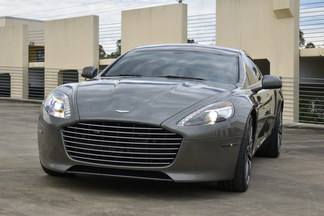 2017 Aston Martin Rapide - Image 25 of 31