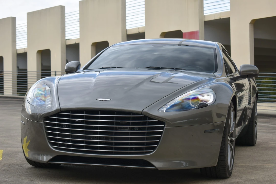 2017 Aston Martin Rapide - Image 24 of 31