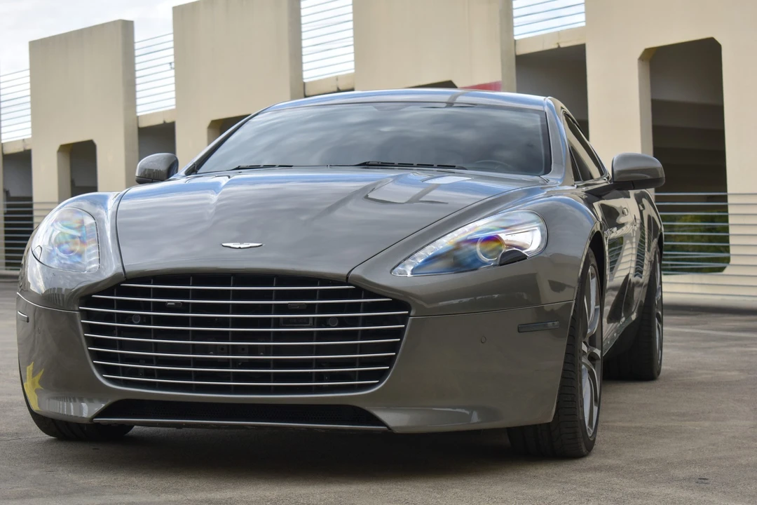 2017 Aston Martin Rapide - Image 22 of 31