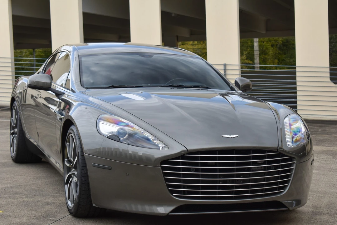 2017 Aston Martin Rapide - Image 30 of 31