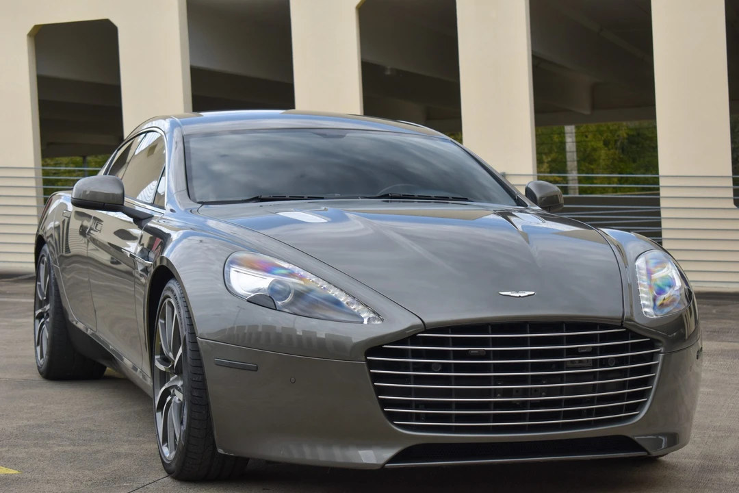 2017 Aston Martin Rapide - Image 31 of 31