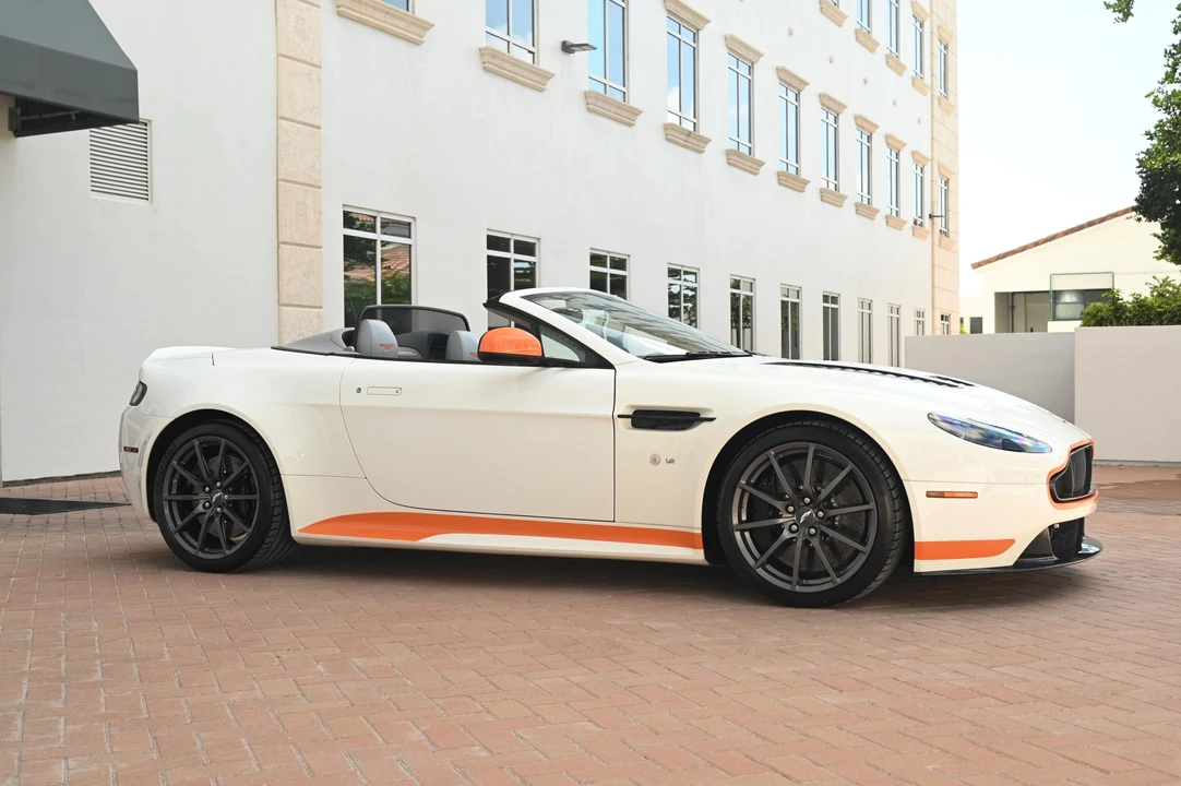 2017 Aston Martin V12 Vantage (2010-2018) - Image 12 of 31