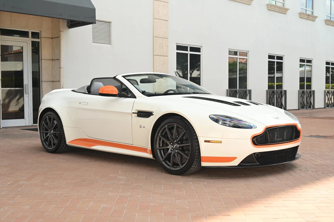 2017 Aston Martin V12 Vantage (2010-2018) - Image 13 of 31