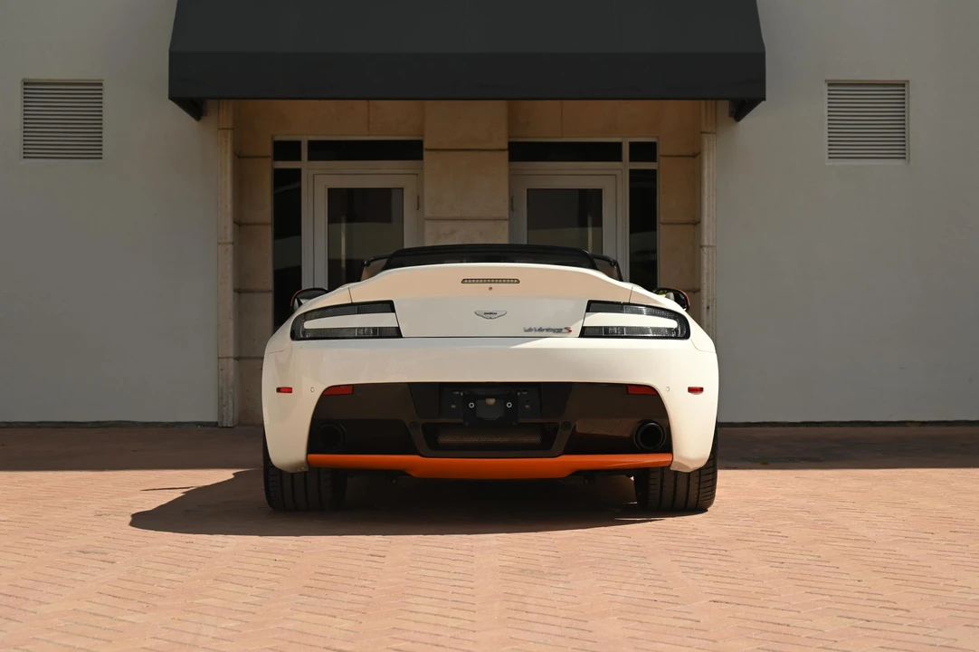 2017 Aston Martin V12 Vantage (2010-2018) - Image 5 of 31