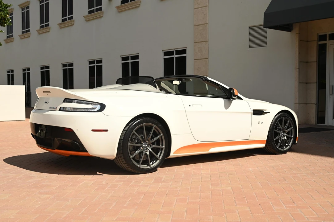 2017 Aston Martin V12 Vantage (2010-2018) - Image 6 of 31