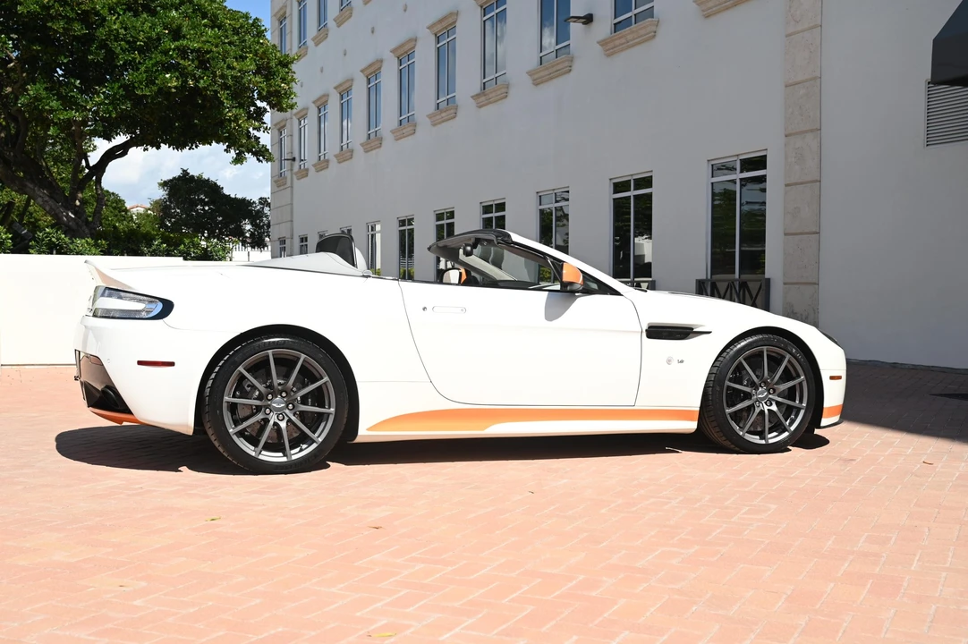 2017 Aston Martin V12 Vantage (2010-2018) - Image 10 of 31