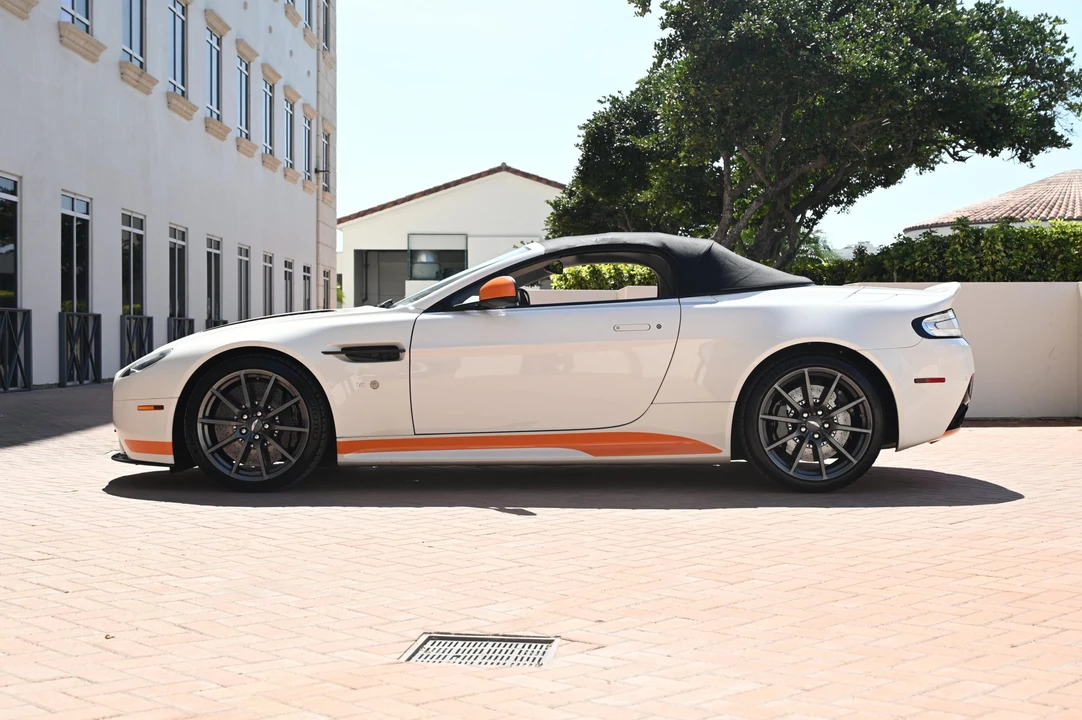 2017 Aston Martin V12 Vantage (2010-2018) - Image 19 of 31