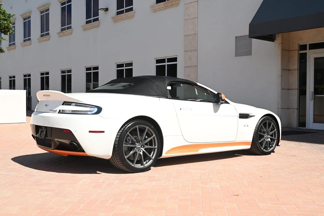 2017 Aston Martin V12 Vantage (2010-2018) - Image 23 of 31