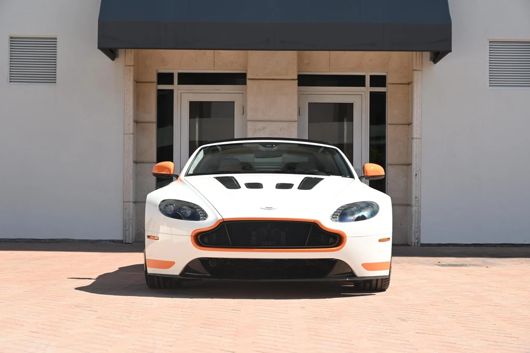 2017 Aston Martin V12 Vantage (2010-2018) - Image 30 of 31