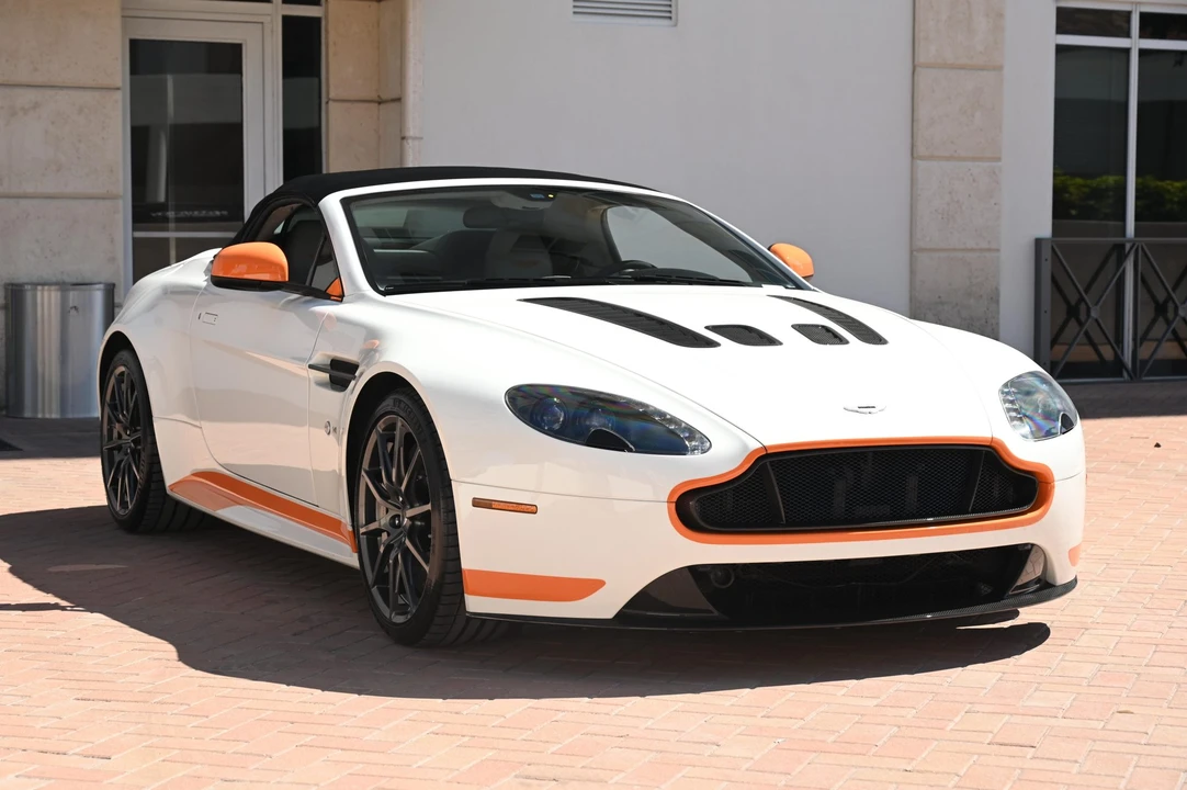 2017 Aston Martin V12 Vantage (2010-2018) - Image 29 of 31