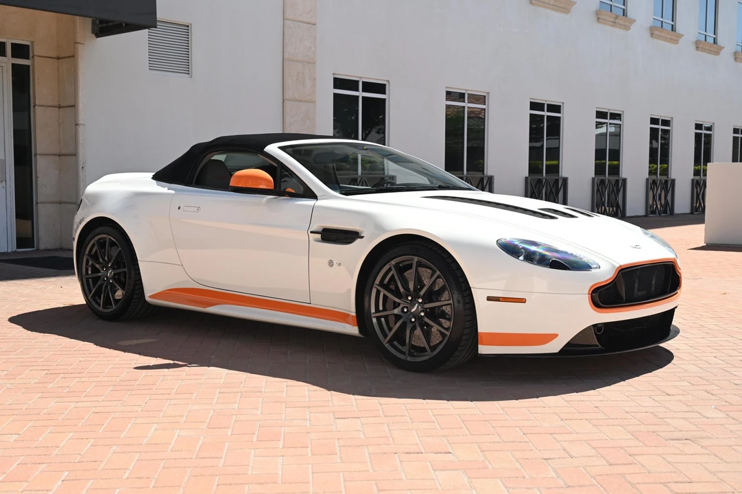 2017 Aston Martin V12 Vantage (2010-2018) - Image 28 of 31