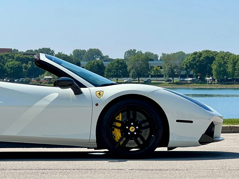 2017 Ferrari 488 Spider - Image 27 of 31