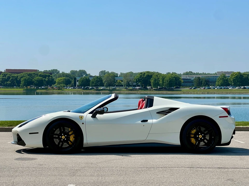 2017 Ferrari 488 Spider - Image 22 of 31