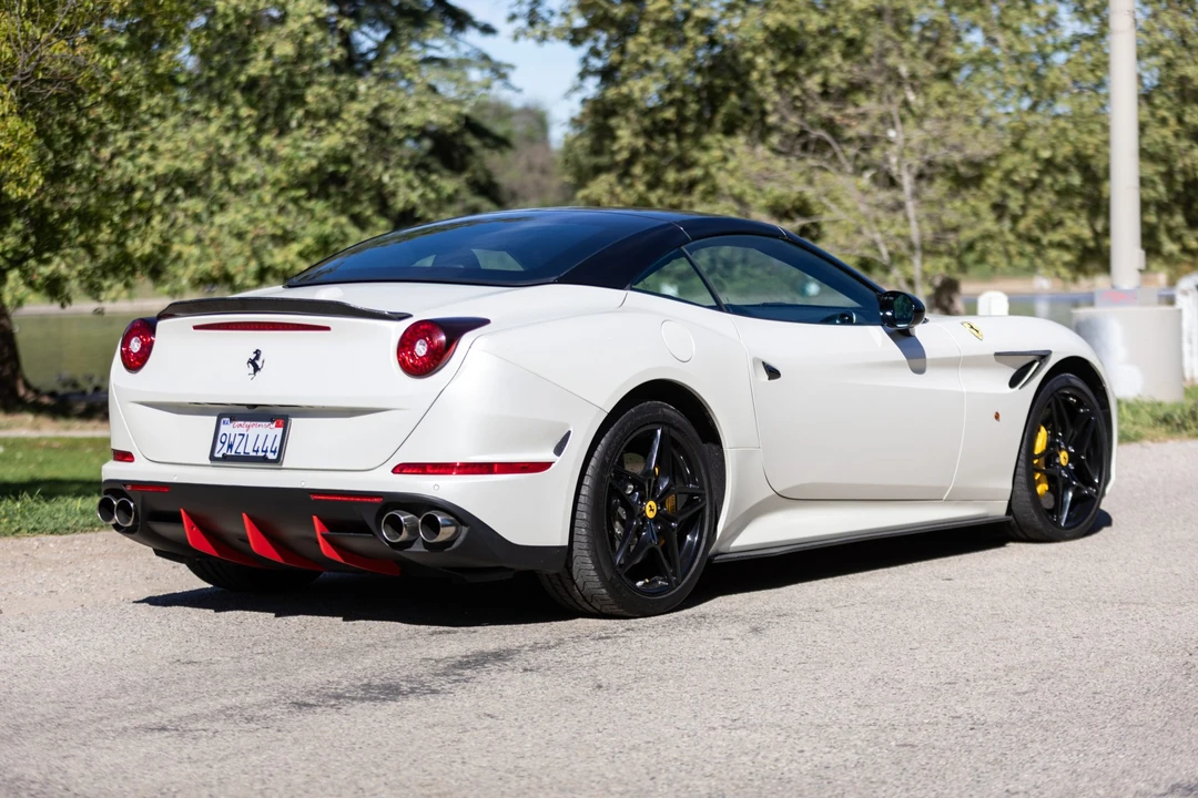 2017 Ferrari California T - Image 13 of 31