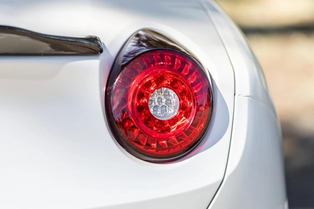 2017 Ferrari California T - Image 25 of 31