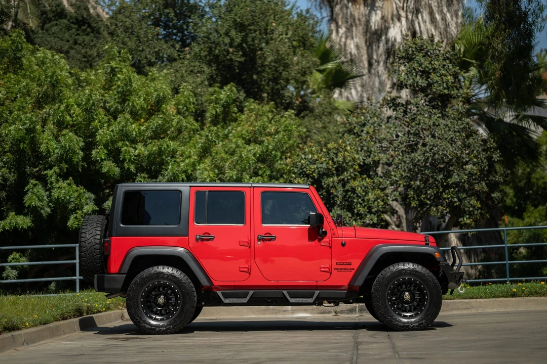 2017 Jeep JK Wrangler - Image 5 of 31