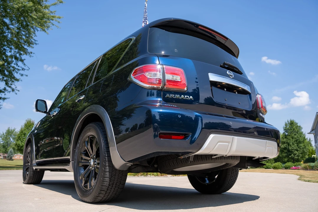 2017 Nissan Armada - Image 14 of 31
