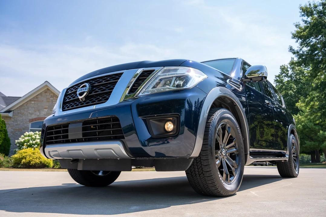 2017 Nissan Armada - Image 7 of 31
