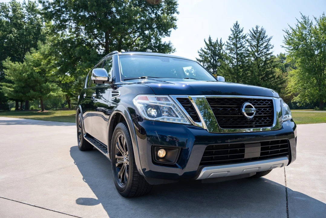 2017 Nissan Armada - Image 26 of 31